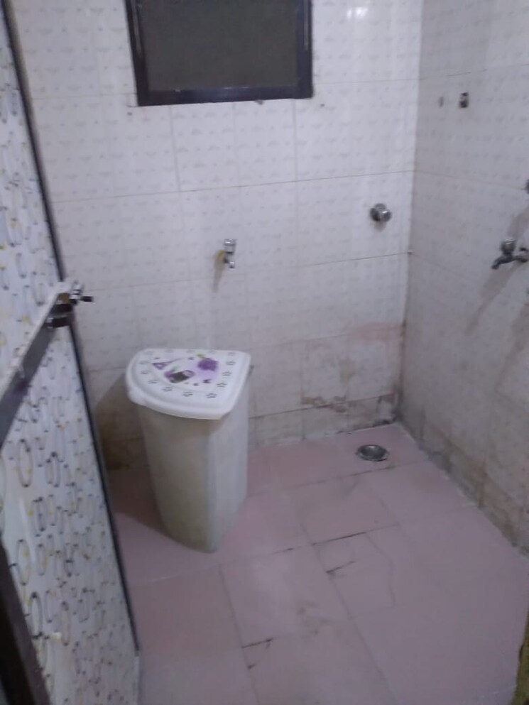 Bathroom, krishna-kunj-chs-dombivli 2 Bedroom 870 Sq.Ft. Apartment In Dombivli West Thane 7784700