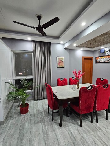 Team Area in 3 BHK Apartment at DLF Regal Gardens, Sector 90 – for Rent
