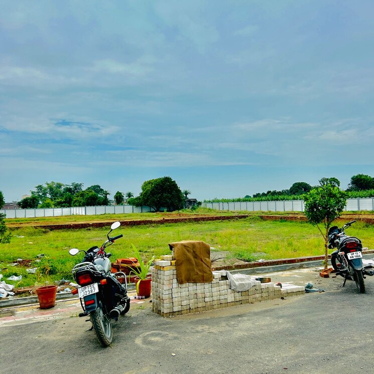  Parking, lawar np  90 Sq.Yd. Plot In Lawar np Meerut 7784855