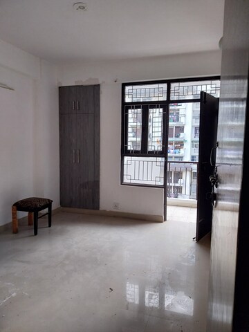 2 BHK Apartment For Resale in Mahagun Puram Phase I Vijay Nagar Colony Ghaziabad  6998180