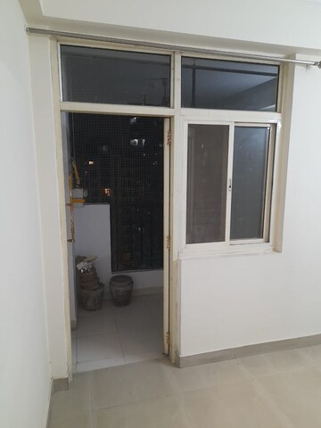 Room in 2 BHK Apartment at GH-7 Crossings Republik, Vijay Nagar – for Sale