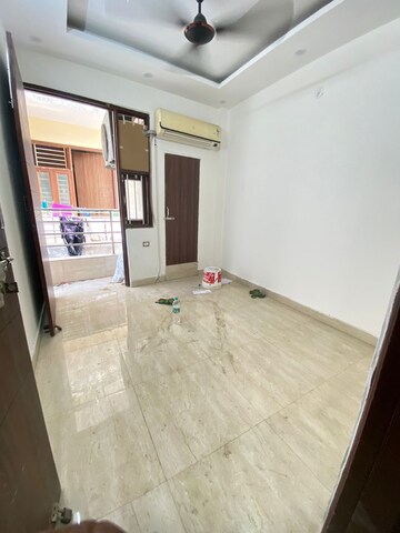 Room in 2 BHK Builder Floor at Uttam Nagar West – for Sale