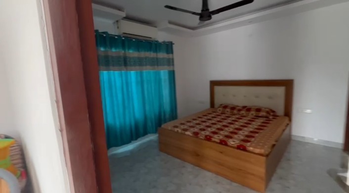 3 BHK + Servant Room,Extra Room 1100 Sq.Yd. Villa in Stellar 135