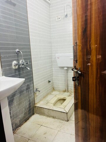Attached Bathroom in 2 BHK Builder Floor at Vijay Nagar – for Sale