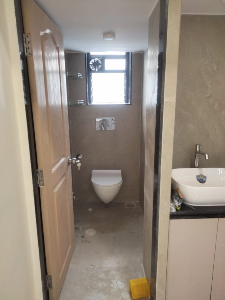 Bathroom, har-har-mahadev-chs 2 Bedroom 650 Sq.Ft. Apartment In Prabhadevi Mumbai 7786065