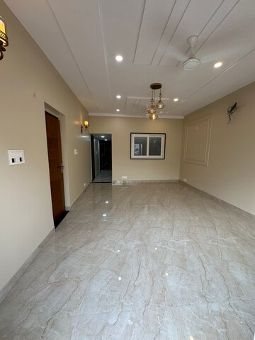 Room in 3 BHK Builder Floor at Chittaranjan Park – for Sale
