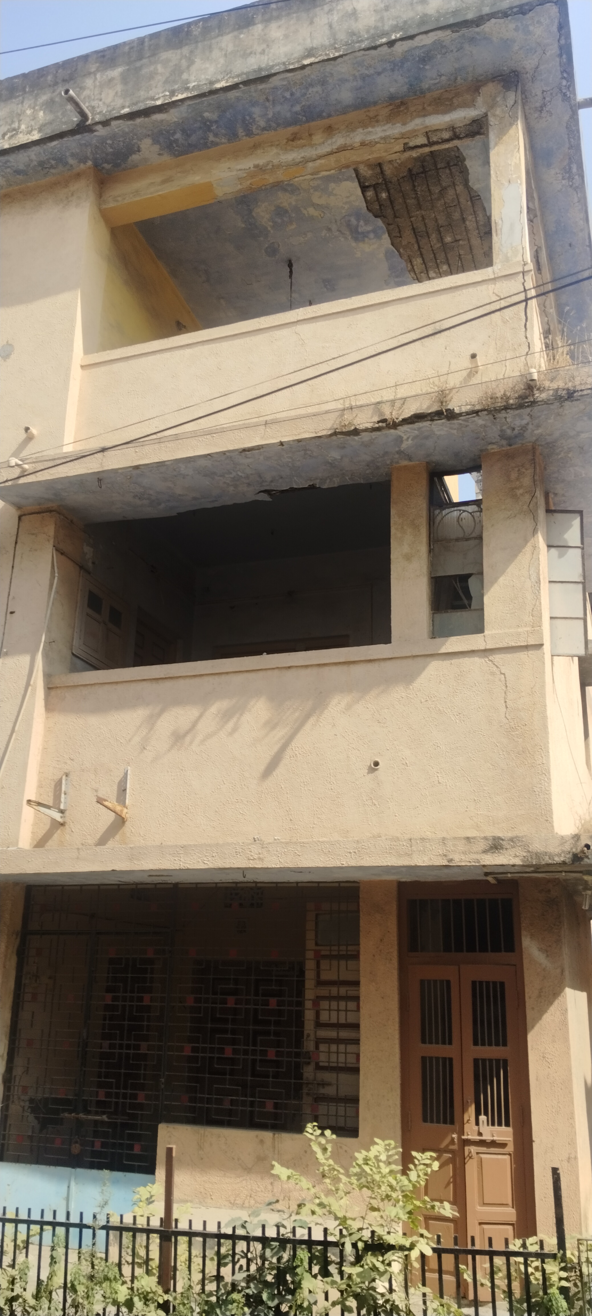 4 BHK + Extra Room Villa For Sale in Arbuda