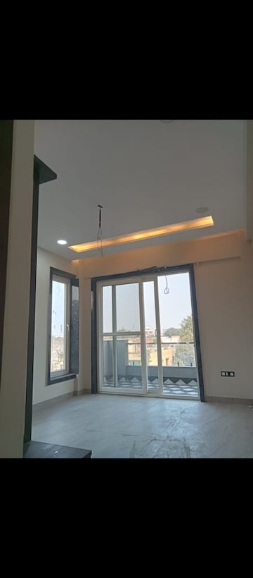 Bedroom in 4 BHK Builder Floor at Sector 16 – for Sale