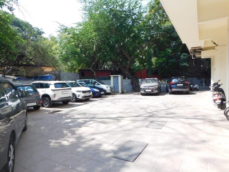  Parking, priti-paradise 2 Bedroom 775 Sq.Ft. Apartment In Vile Parle West Mumbai 7786122