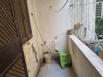 Bathroom in 3 BHK Builder Floor at Uppal Southend, Sector 49 – for Sale