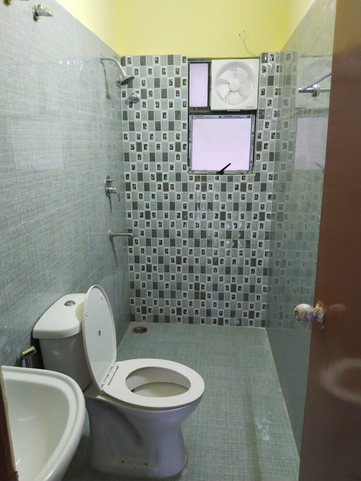 Bathroom, dtc-southern-heights 2 Bedroom 940 Sq.Ft. Apartment In Joka Kolkata 7786424