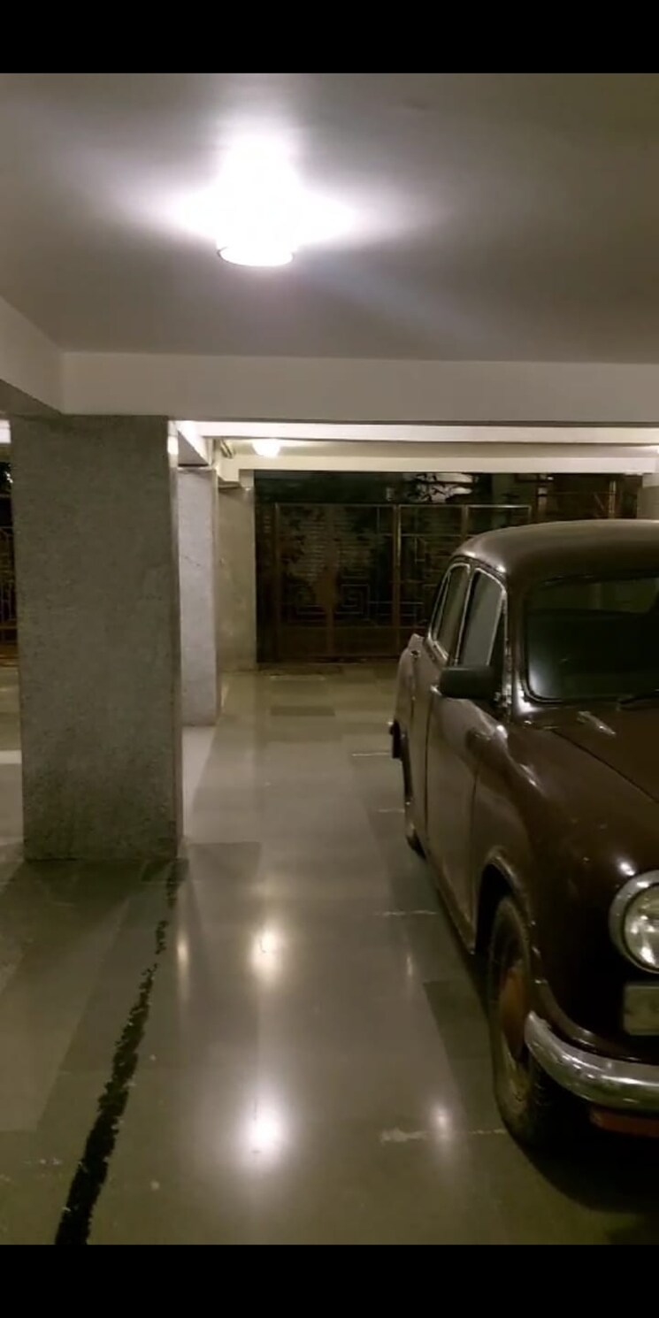  Parking, chanakyapuri 4 Bedroom 3000 Sq.Ft. Builder Floor In Chanakyapuri Delhi 7786433