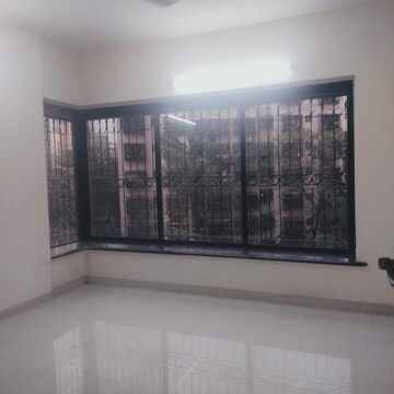 Room in 3 BHK Apartment at Samartha Aangan, Andheri West – for Rent