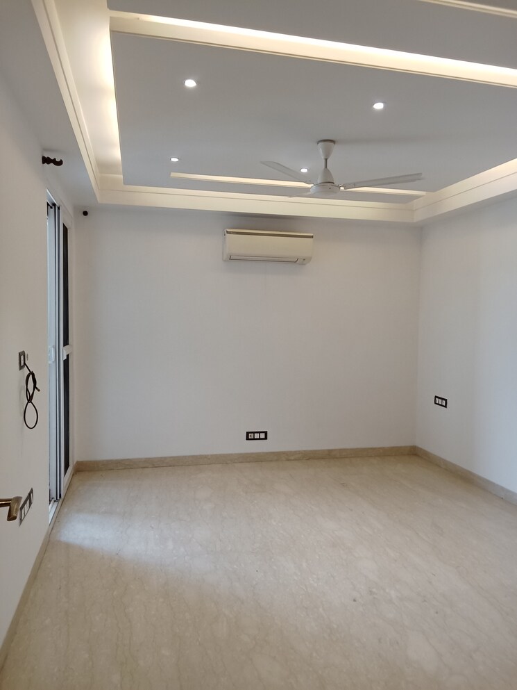 Room, green park 4 Bedroom 2700 Sq.Ft. Builder Floor In Green Park Delhi 7786540