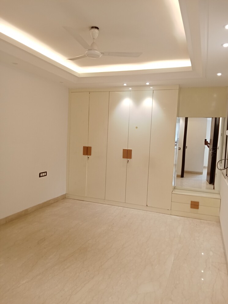 Room, green park 4 Bedroom 2700 Sq.Ft. Builder Floor In Green Park Delhi 7786540