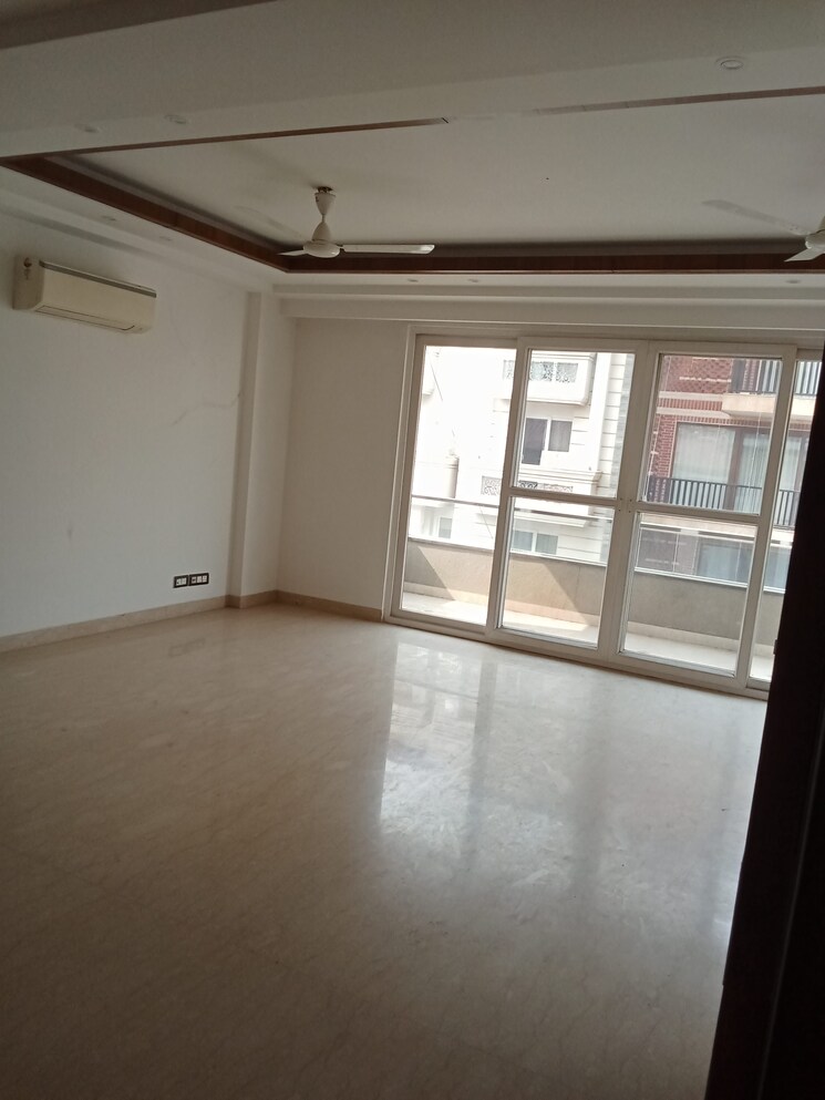 Room, green park 4 Bedroom 2700 Sq.Ft. Builder Floor In Green Park Delhi 7786540