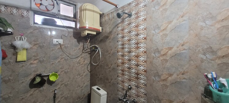 Bathroom, shree-raj-residency-kaushambi 3 Bedroom 1450 Sq.Ft. Apartment In Dabur Chowk Ghaziabad 7786653