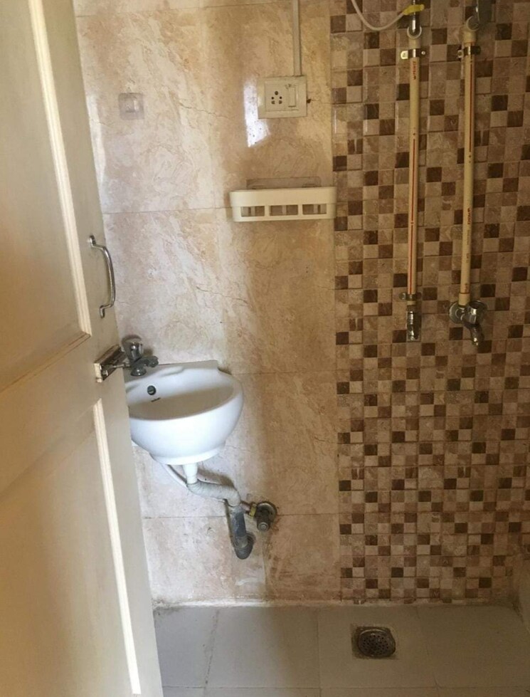 Bathroom, hubtown-greenwoods 1 Bedroom 550 Sq.Ft. Apartment In Vartak Nagar Thane 7786657
