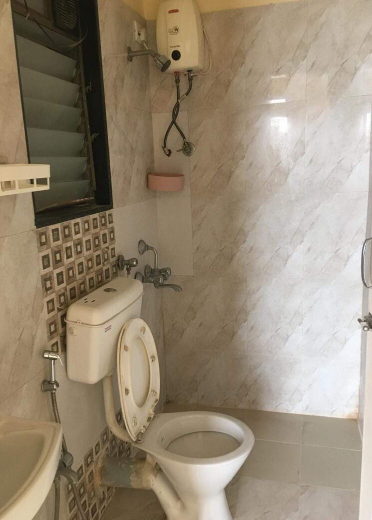 Bathroom, hubtown-greenwoods 1 Bedroom 550 Sq.Ft. Apartment In Vartak Nagar Thane 7786657