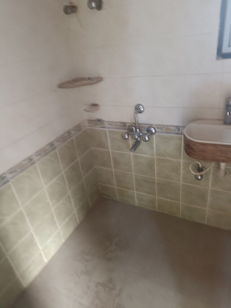 Bathroom, mahavir-niwas 3 Bedroom 1500 Sq.Ft. Apartment In Nerul Sector 21 Navi Mumbai 7786783