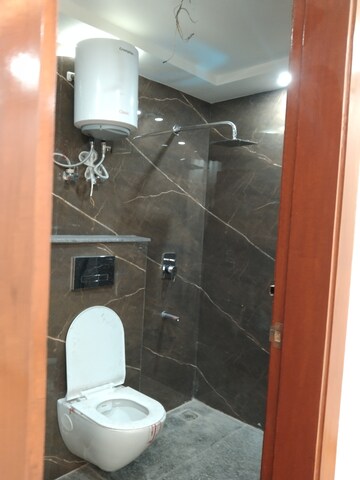Furnished Amenities in 3 BHK Builder Floor at Mehrauli – for Sale