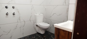 Master Bedroom in 3.5 BHK Builder Floor at Sector 16 – for Sale