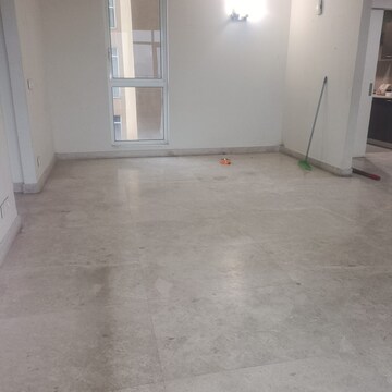 Room in 3 BHK Apartment at Unitech Fresco, Sector 50 – for Sale
