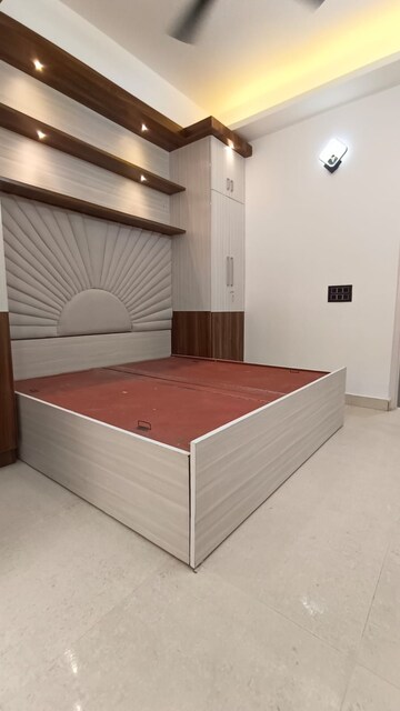 Room in 2 BHK Builder Floor at Gyan Khand I – for Sale