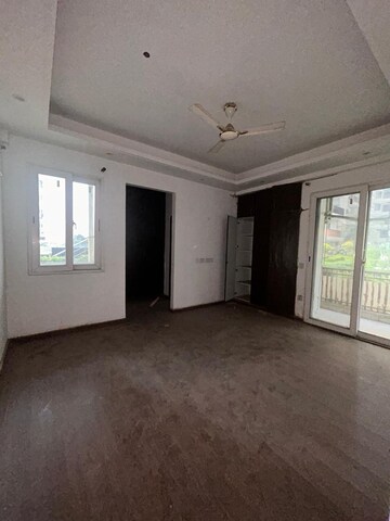 Room in 3.5 BHK Apartment at Rani Aakriti Shantiniketan, Sector 143 – for Sale