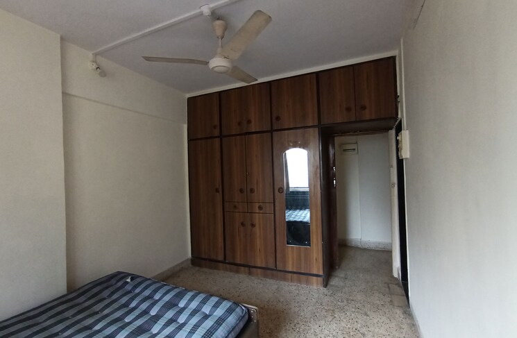 Room, malad west Pg For Boys In Malad West 7787506