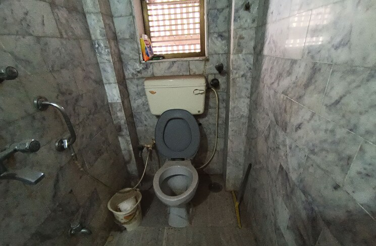 Bathroom, malad west Pg For Boys In Malad West 7787506