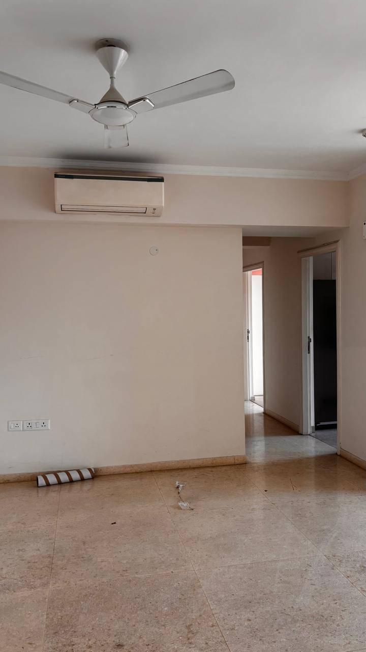 3 BHK + Pooja Room,Servant Room Apartment For Sale in DLF The Skycourt