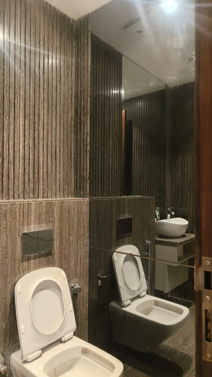 Bathroom, suncity 4 Bedroom 4500 Sq.Ft. Builder Floor In Suncity Gurgaon 7787731