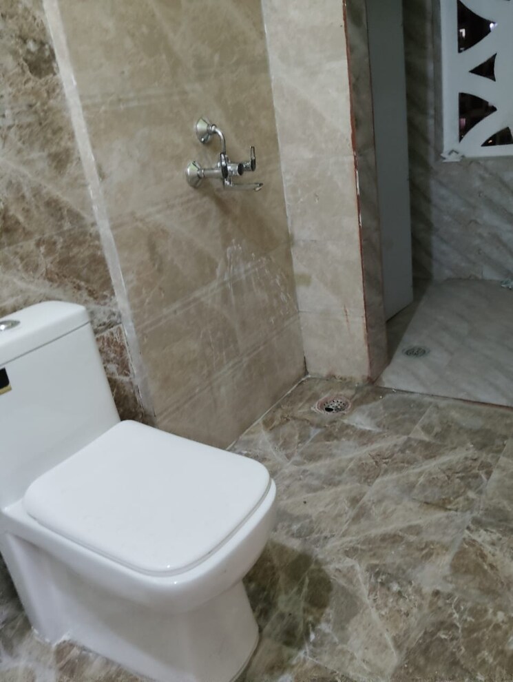 Bathroom, prateek-grand-city 3 Bedroom 1795 Sq.Ft. Apartment In Siddharth Vihar Ghaziabad 7787808