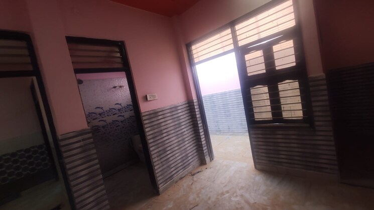 Room, sector 52 3 Bedroom 48 Sq.Yd. Independent House In Sector 52 Faridabad 7787894