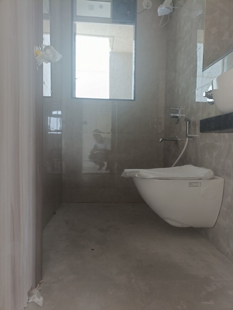 Bathroom, ashar-axis 2 Bedroom 678 Sq.Ft. Apartment In Majiwada Thane 7787920