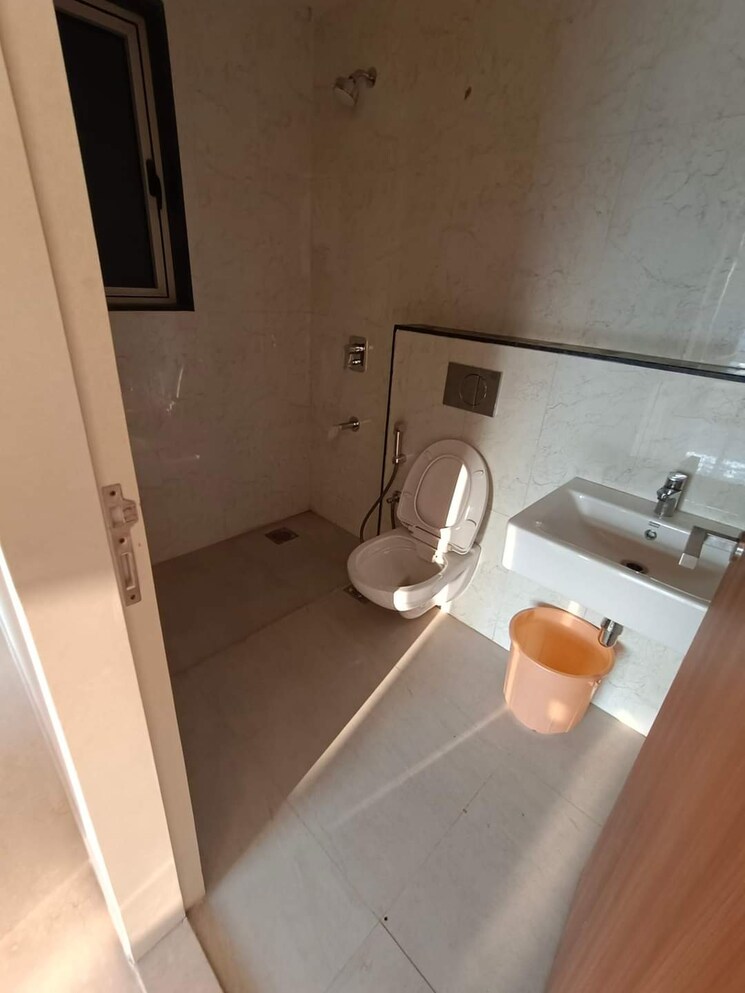 Bathroom, lodha-primo 2 Bedroom 699 Sq.Ft. Apartment In Parel Mumbai 7787953