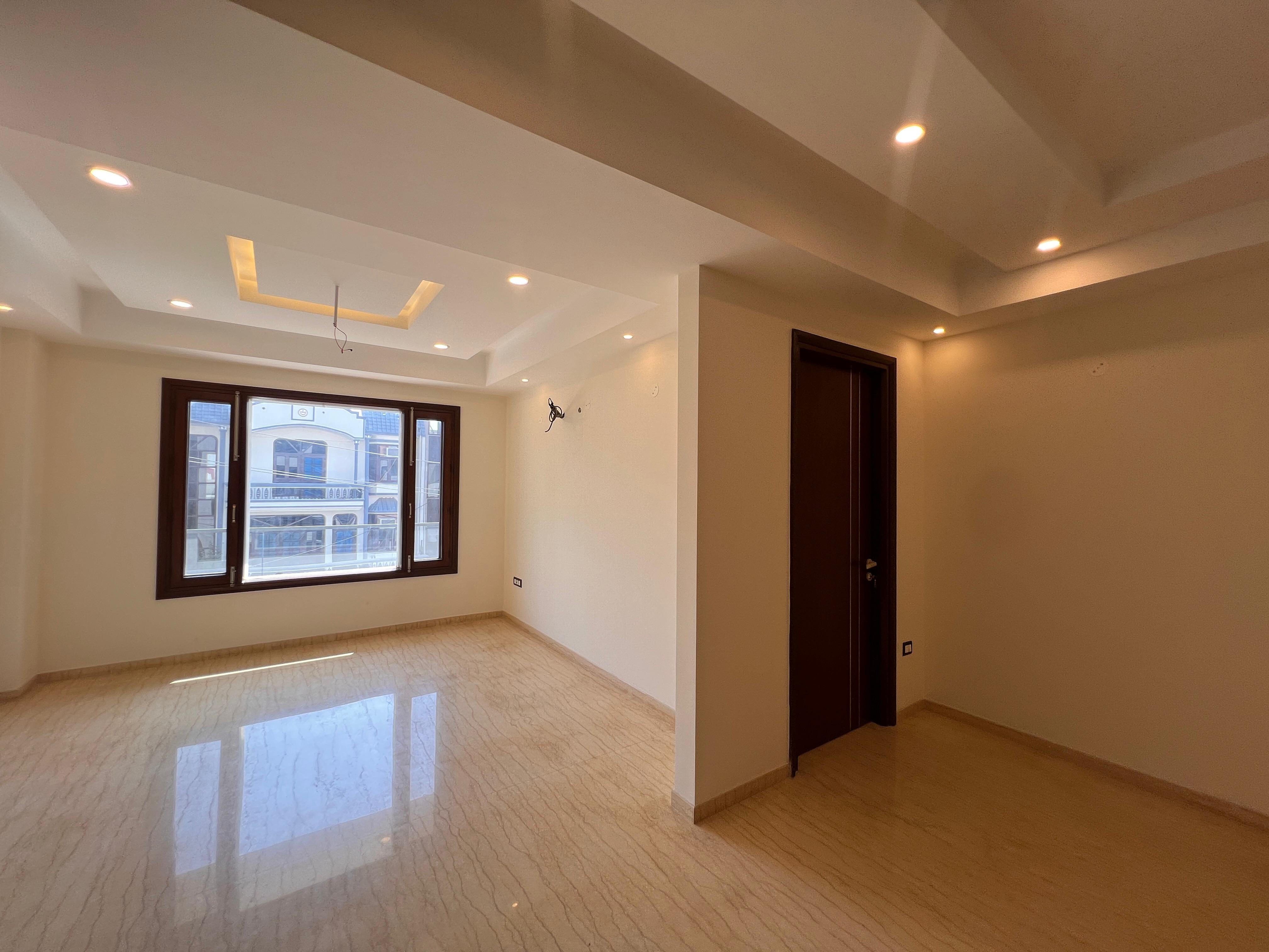 6+ BHK + Pooja Room,Servant Room,Study Room,Extra Room Independent House For Sale in RWA Apartments Sector 47