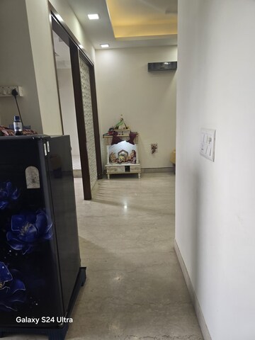 Building Lobby in 3 BHK Apartment at Palam Vihar Residents Association, Palam Vihar – for Sale