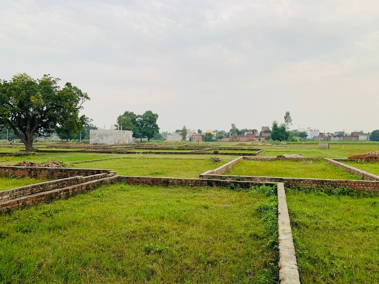 Garden, purvanchal-city  2400 Sq.Ft. Plot In Sultanpur Road Lucknow 7788044