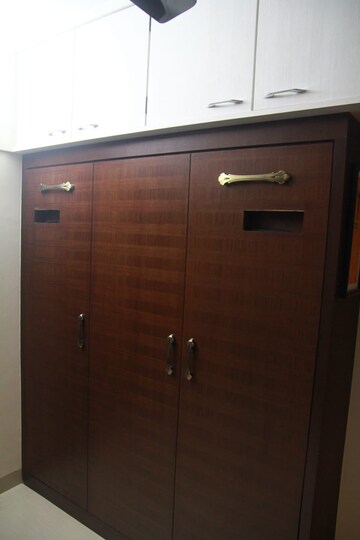 Room in 3 BHK Apartment at Mayfair Housing Hillcrest, Vikhroli West – for Sale