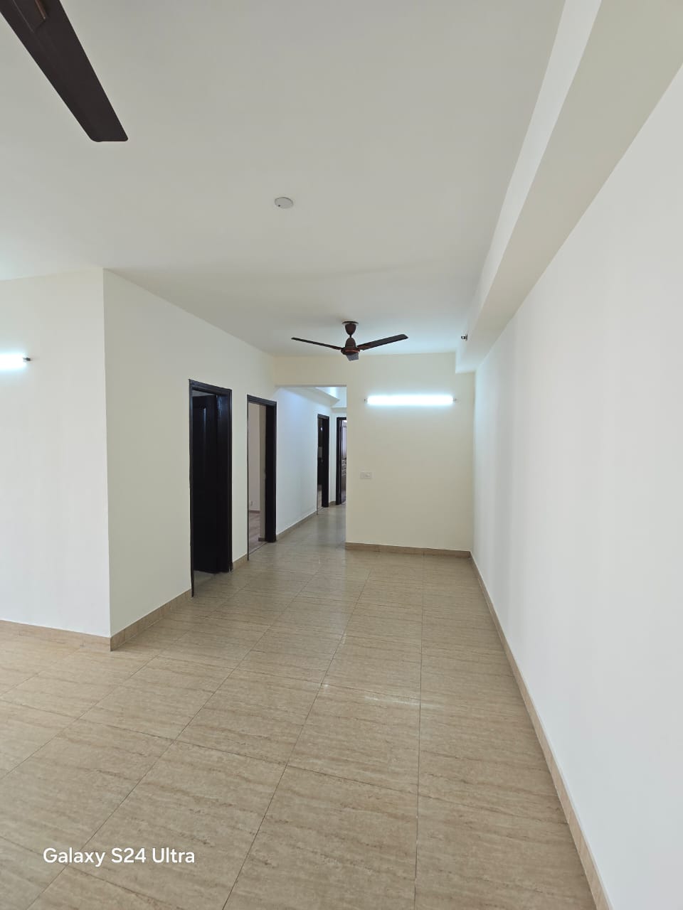 3.5 BHK + Servant Room,Study Room 2250 Sq.Ft. Apartment in The 3C Lotus Panache
