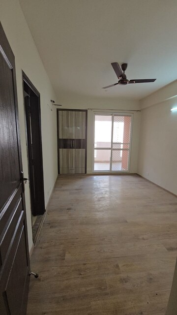 Room in 3.5 BHK Apartment at The 3C Lotus Panache, Sector 110 – for Rent