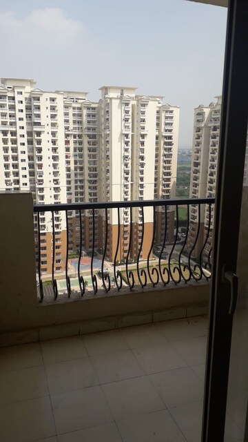 2.5 BHK Apartment For Rent in Nimbus The Hyde park, Sector 78