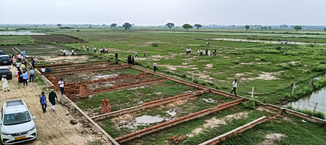 Plot For Sale in Jewar City