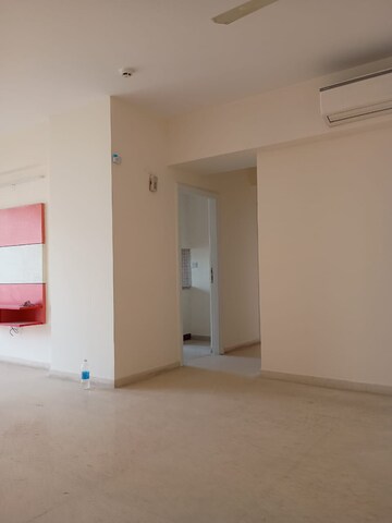 Room in 3 BHK Apartment at DLF The Skycourt, Sector 86 – for Sale