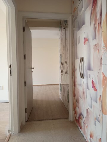 Bathroom in 3 BHK Apartment at DLF The Skycourt, Sector 86 – for Sale