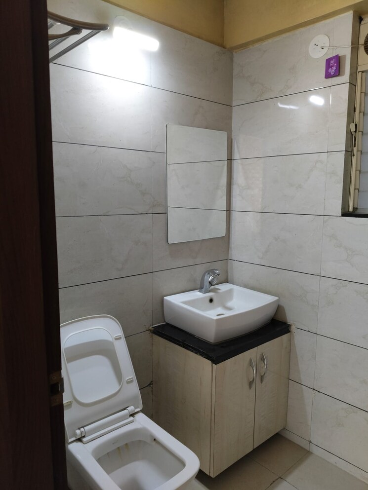 Bathroom, the-lifestile-chowhan-residency 2 Bedroom 770 Sq.Ft. Apartment In Undri Pune 7788639