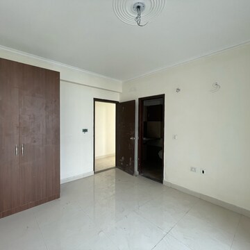 Room in 4 BHK Apartment at Pareena The Elite Residences, Gopalpur – for Sale