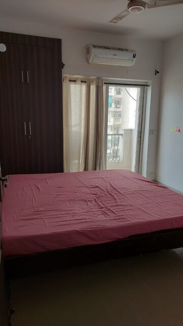 3 BHK Apartment For Rent in Nimbus The Hyde park, Sector 78